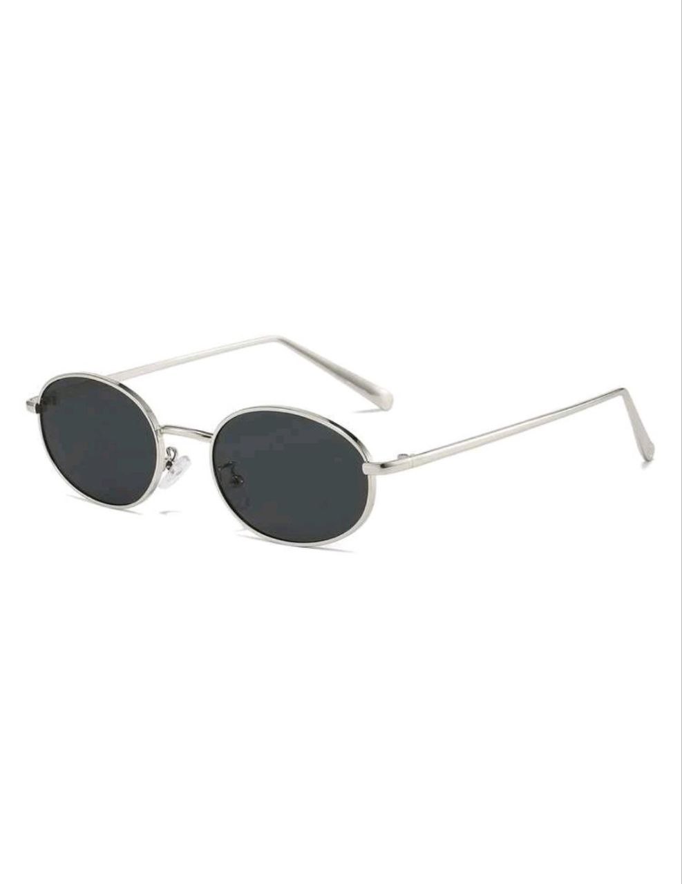 1 Pair Women's Silver Oval Metal Small Frame Retro Solid Color Personalized Fashion Street Style Runway Fashion Glasses