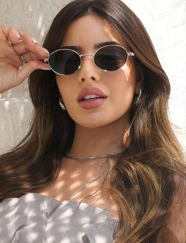 1 Pair Women's Silver Oval Metal Small Frame Retro Solid Color Personalized Fashion Street Style Runway Fashion Glasses